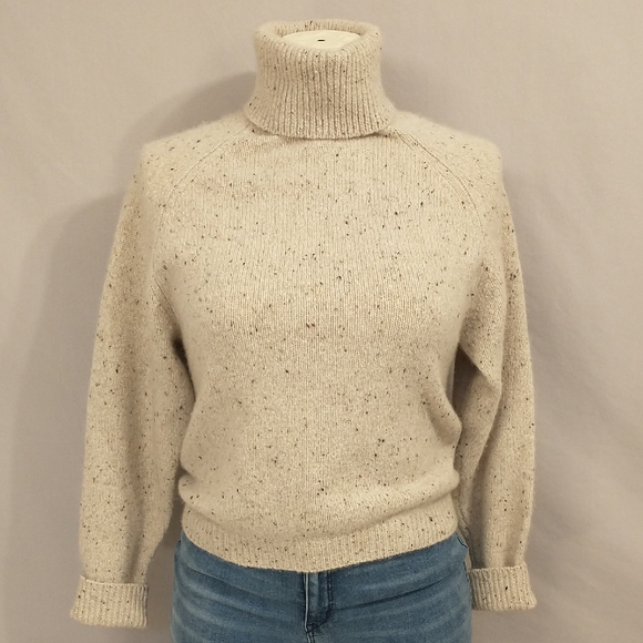Soft Cashmere Turtleneck Sweater Neutral Beige + Fleck Knit Vince Natural Wool